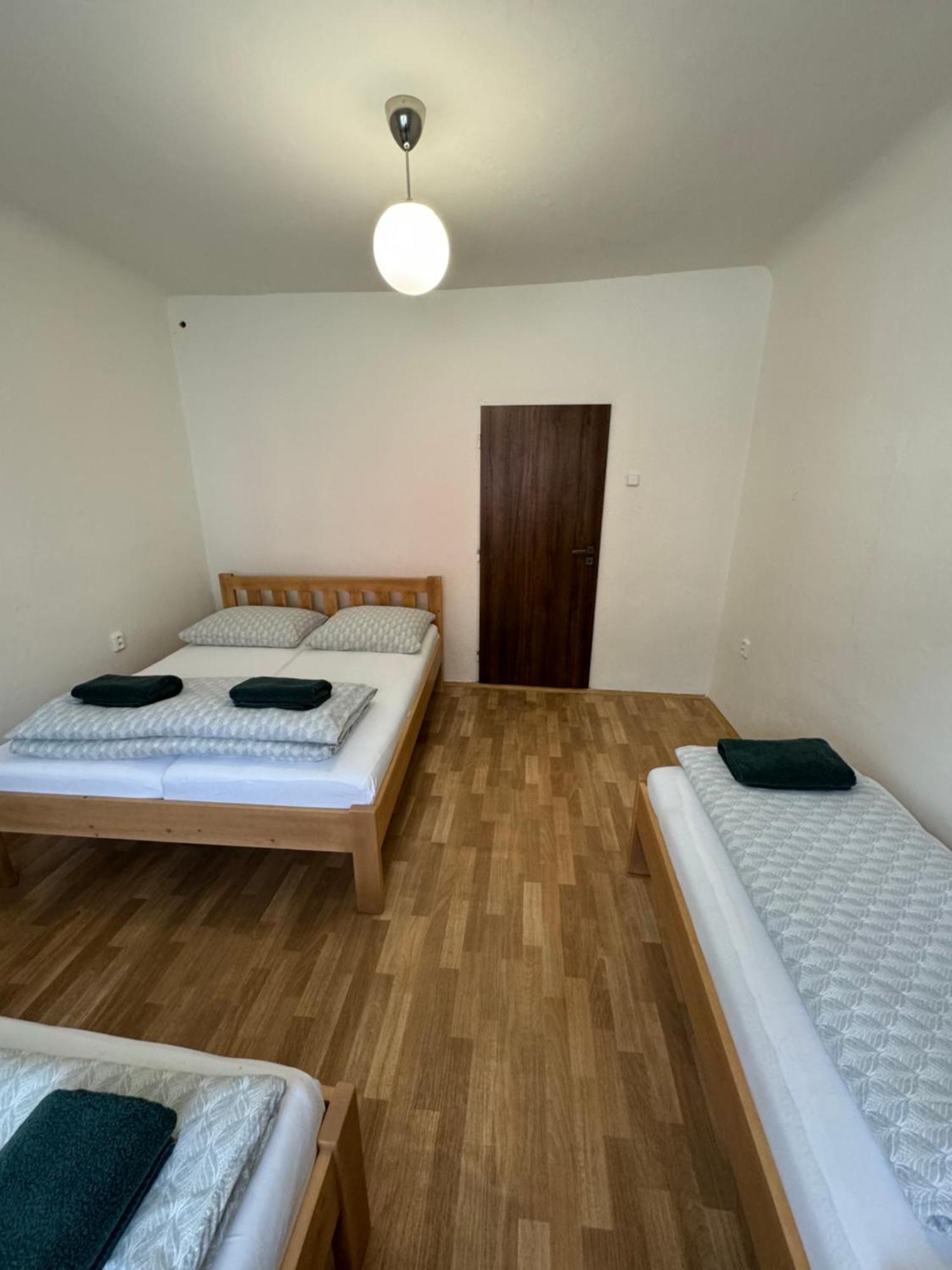 Mikulovska Chalupa Se Sklepem Buitenkant foto