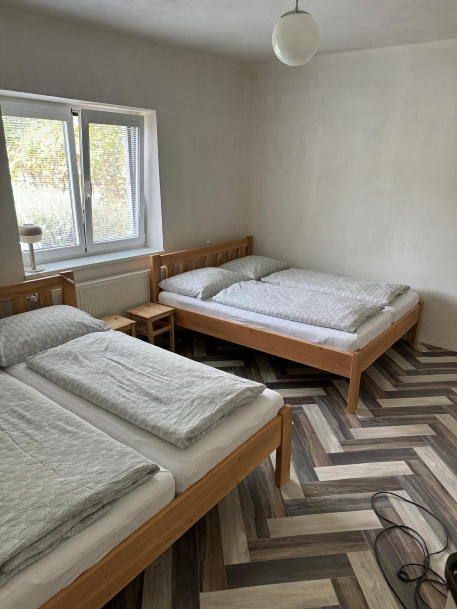 Mikulovska Chalupa Se Sklepem Buitenkant foto